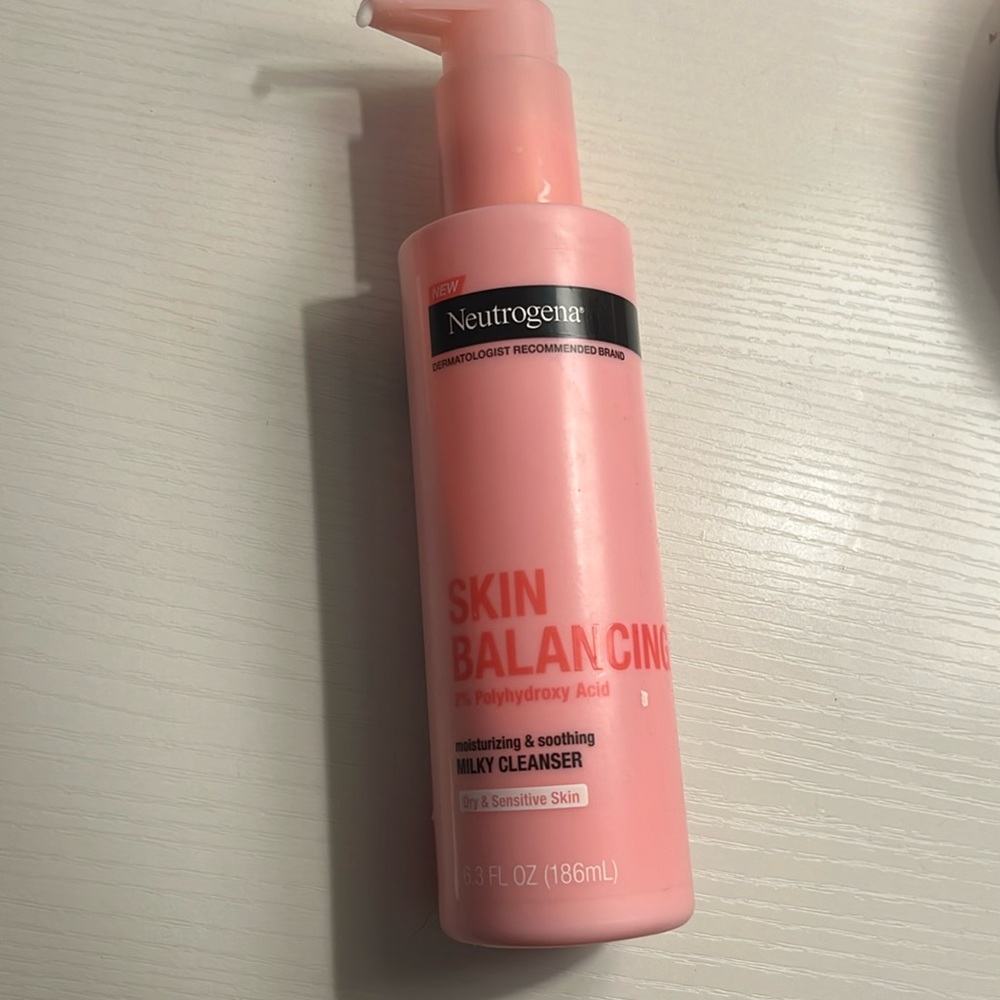 Neutrogena milky cleanser